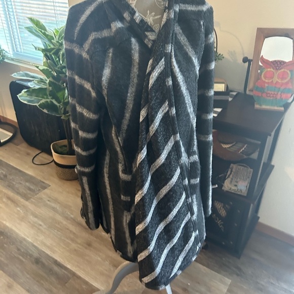 Knox Rose, large oversized long line, open front cardigan - Picture 7 of 11